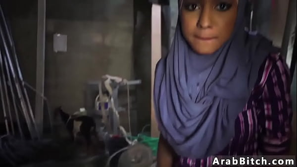 Titit Arab Gede Ngentot Pantat Montok di Titik Jatuh Bokong, 23km dari Pangkalan