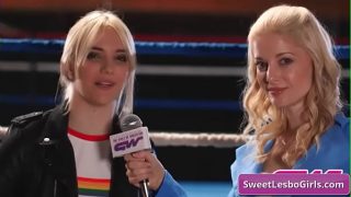 Ariel X dan Sinn Sage, dua lesbian liar bergulat penuh gairah di ring hingga merasakan kenikmatan