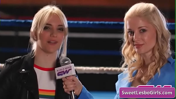 Ariel X dan Sinn Sage, dua lesbian liar bergulat penuh gairah di ring hingga merasakan kenikmatan