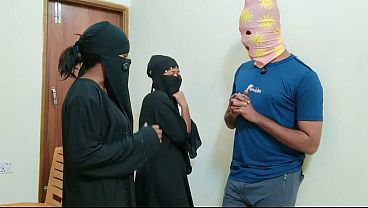 Goyang pantat besar panas dua saudari berhijabku sampai lemas