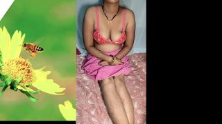 Desi ibu rumah tangga seksi, vagina ketat bikin panas