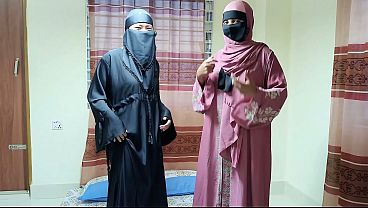 Kakak tiri berhijab Desi mendambakan kontol besar adik tiri di dalam memek sempitnya
