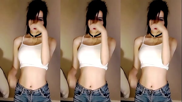 Cô nàng Trung Hoa quyến rũ nhảy múa kích thích