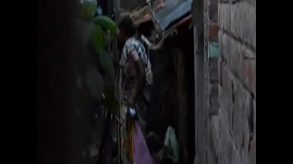 Desi Kencing dan Pipis2