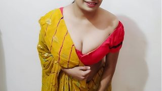 भाभी ने देवर का हाथ में लंड पकड़ा और फिर उसके बड़े लंड से चुदाई की मजा ली (हिंदी ऑडियो)