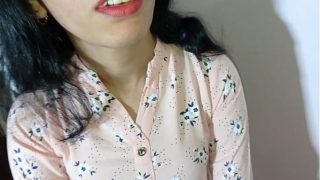 Gadis penyewa rumah menggoda tuan tanah, adegan panas full HD dengan audio Hindi yang jelas, video porno desi