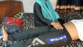 Menggoda Teman Sekolah Anak Tiriku yang Juga Teman Anak Tiriku