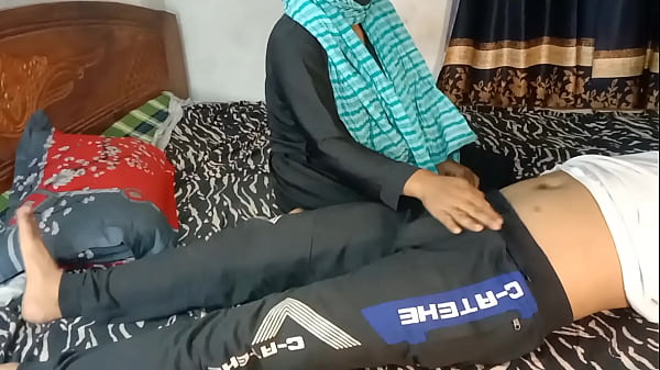 Menggoda Teman Sekolah Anak Tiriku yang Juga Teman Anak Tiriku
