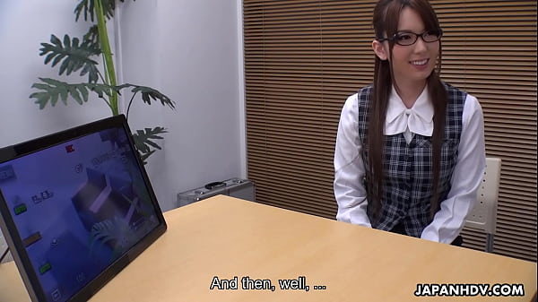 Yui Hatano, gadis kantoran Jepang yang nakal dan tanpa sensor