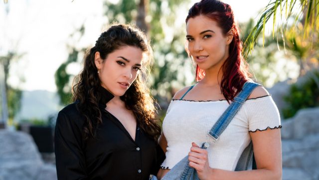 Menggoda dari Jauh: Kisah Asmara Digital yang Menggairahkan