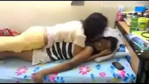 Gadis-gadis desi liar berasyik-masyik di kamar hotel