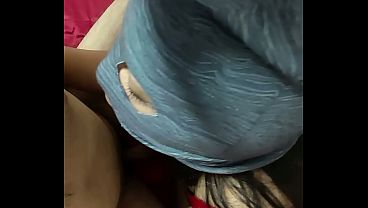 Seks anal, hisap puting, dan bercinta penuh gairah dengan ibu MILF yang menggairahkan