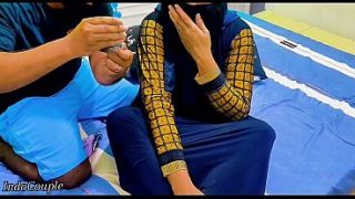 Adik Tiri Berhijab Nekat Buka Pussy Buat Main, Tapi Kakak Tiri Malah Salah Lubang Masangin Mainan Anal