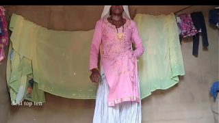 मोटे लंड से देसी चूत की चुदाई – सेक्सी वाइफ का बुर चाटने के बाद हार्ड एक्शन