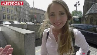 Anya Akulova, Cewek Rusia yang Ngesex dengan Cowok Kontol Besar Saat Liburan Kota