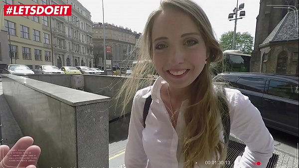 Anya Akulova, Cewek Rusia yang Ngesex dengan Cowok Kontol Besar Saat Liburan Kota