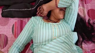 Adegan panas video Hindi istri murahan selingkuh