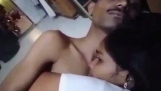 Buka baju bhabhi, mainin tubuh, baru ngewe panas.