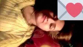 Gadis Desi telanjang bugil buat pacar lewat video call