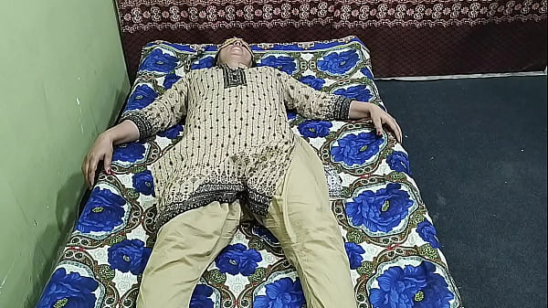 Pasangan India Desi Amatir Bercinta dengan Penuh Gairah