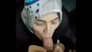 Menggoda dengan Jilbab