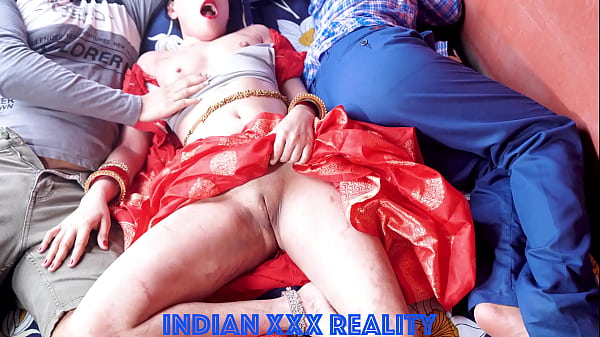 XXX Ibu tiri India dan anak tiri di kamar, bikin makin panas!