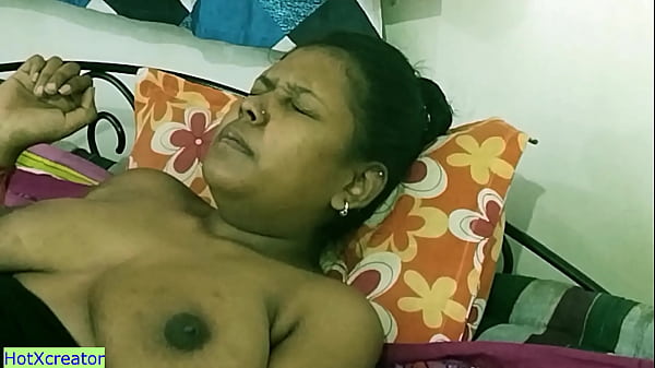 Cowok muda India panas ngentot cewek room service di hotel lokal! Video seks Hindi terbaru