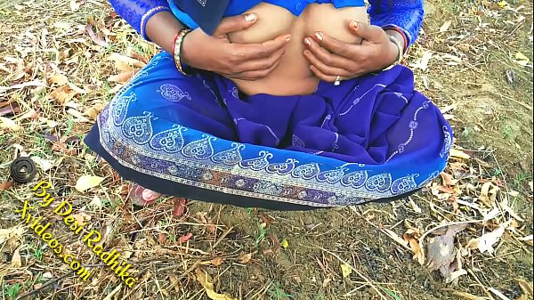 Gadis Desa India dengan Bulu Lebat, Beraksi di Alam Terbuka Radhika