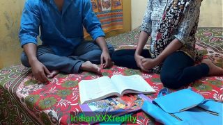 Kavita, Murid Terbaik India yang Paling Hot Beraksi dalam Adegan Panas Berbahasa Hindi