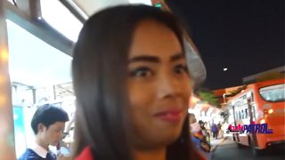 Cewek asia kecil mulus doyan kontol gede nusuk dalem