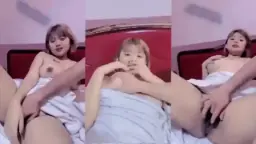 Colmekin Adik Pirang Sambil Remas Toket Montoknya