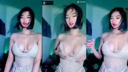 Tonton Live Barbar Hilly Pakai Lingeri, Hot Banget!