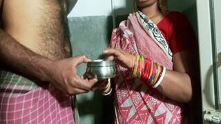 Video mesum sasur dan bahu India di kamar mandi