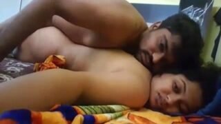 Video MMS pagi ini: aksi mesum pasangan muda di kamar tidur, bikin makin pengen!