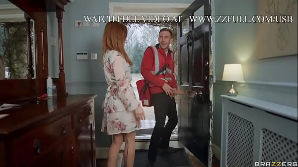 Cewek seksi Ella Hughes ngisi lubang surat, tonton full di www.zzfull.com/usb
