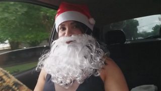 Bianca nyoba kasih hadiah ke santa, malah jatuh di kontol natal yang siap dimakan.