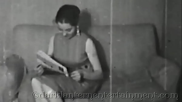 Gelapnya Malam, Surat Cinta dari Ibu Tiri Yang Membakar Nafsu