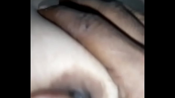 Hiru si bhabhi, basah dan siap digoyang