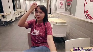 Bokep Indo paling anyar – tante mahasiswi lagi sange selingkuh pas janjian makan siang, langsung dimasukin dalem memek sampe crot.