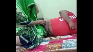 Desi India pasangan lagi ngewe panas di kamar, crot di mana-mana