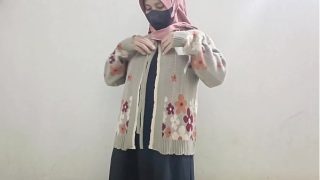 Gadis berjilbab main timun buat puasin nafsu sendiri