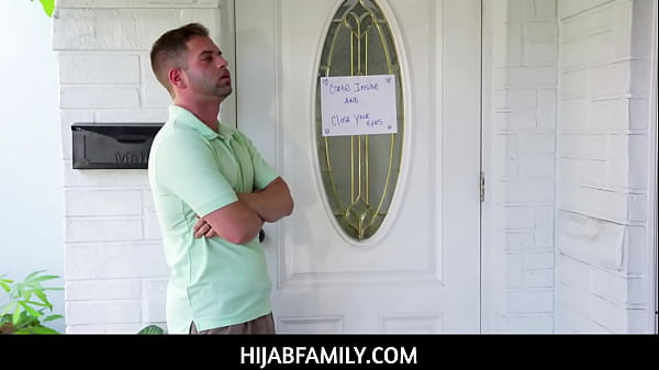 HijabFamily — Mulus Arab Pantat Semprit Ngentot Memek Dicolok Sampai Muncrat!