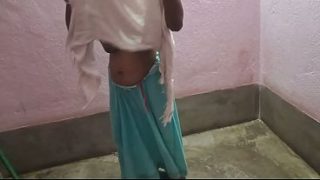 Desi cewek super seksi baru, jilat kontol panjang.