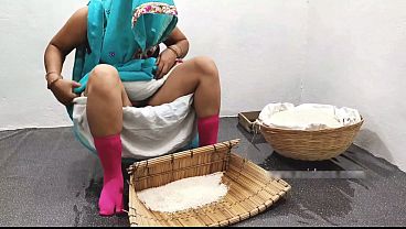Ngentot sama cewek desa India, crot di dalem