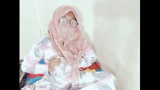 Tante seksi Indonesia lagi viral colmek pake botol, bikin makin panas