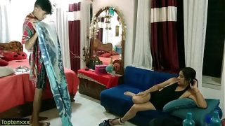 Ibu tiri India yang seksi lagi menggairahkan, ngewe sange dengan bocah 18 tahun! XXX Hindi Panas Banget