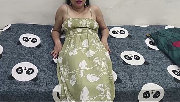 Pertama kali jija sama sali ngewe romantis, istriku yang jadi bahan sama bini orang, pertama kali di kamar, cewek cantik India pake suara Hindi.