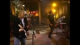 Nirvana – Ngacengin Penonton di Panggung, Seattle 1993 (Live And Loud)