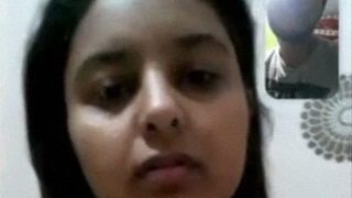 Bhabhi cantik asal Gujarat pamer tubuh bugil di depan pacar online muda, bikin ngilu.