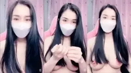 Cantik banget, toket montok bulat sempurna, puting pink menggoda, live siap bikin kamu tegang.
